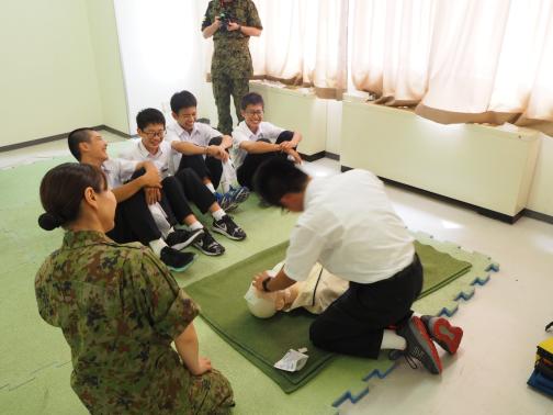 自衛隊ってどんな仕事？